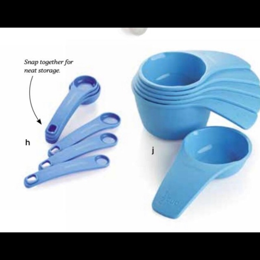 Measuring cups and spoons